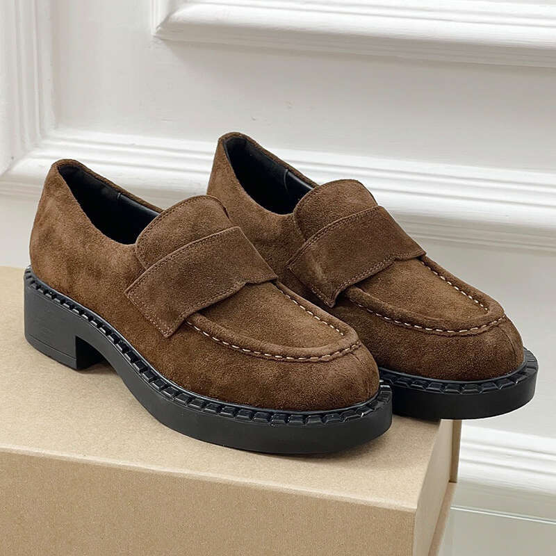 Designer loafers men loafers Oxford loafers Monolith Brushed Leather loafers Classic Triangle Patent loafers Womens loafers Dress shoes Chunky Sneakers with box