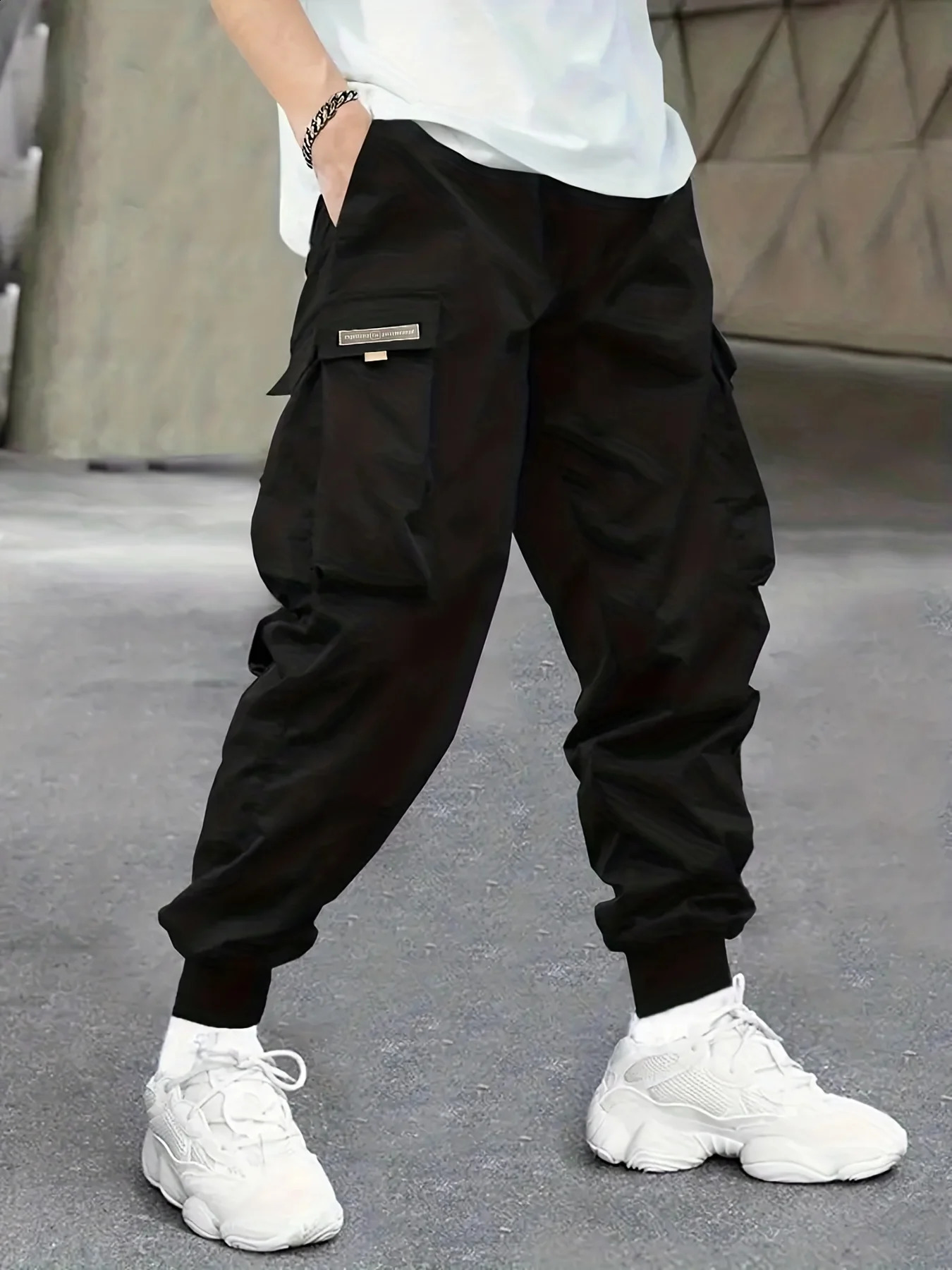 Mens cargo pants casual sports outdoor large pockets lightweight tight fitting tailored pancake 06B 250410
