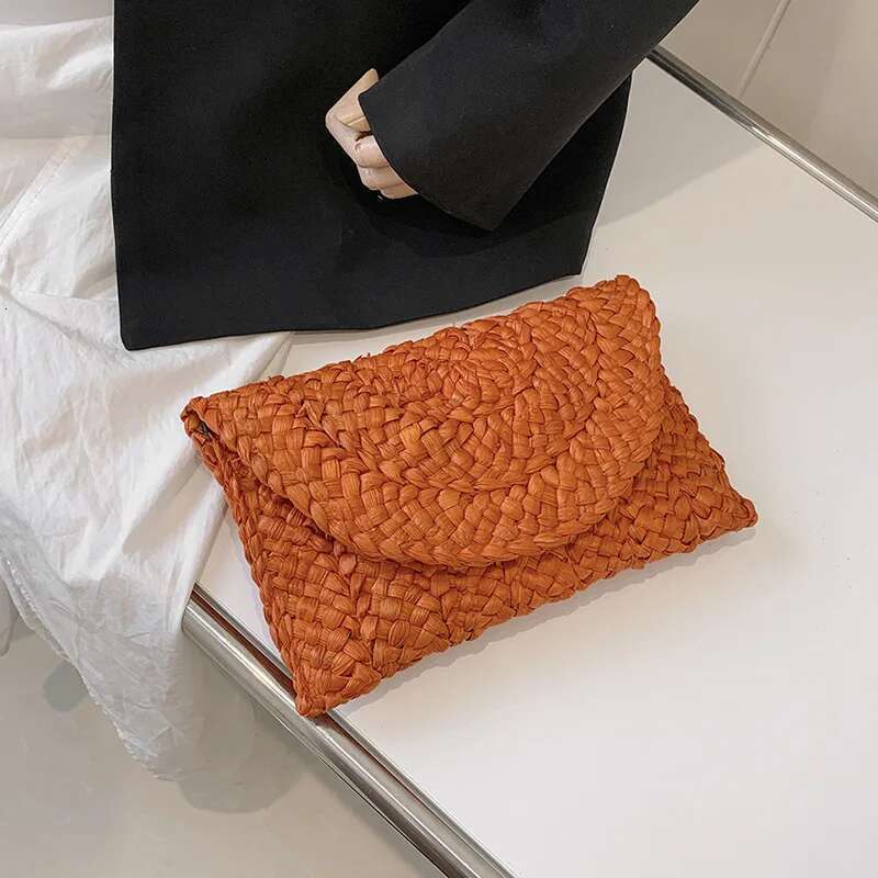 Handmade Beach Bag Women Fashion Flap Envelope Bags Summer Beach Bag Handmade Wallet Straw Knitted Handbag Lady Coin Phone Long Purse Clutches Kq1