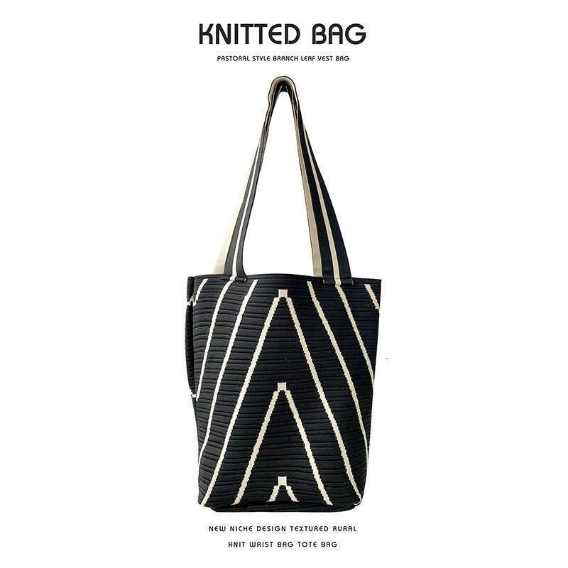 Simple and large capacity shopping striped commuting knitted fashionable new tote bag, travel single shoulder bucket women's bag