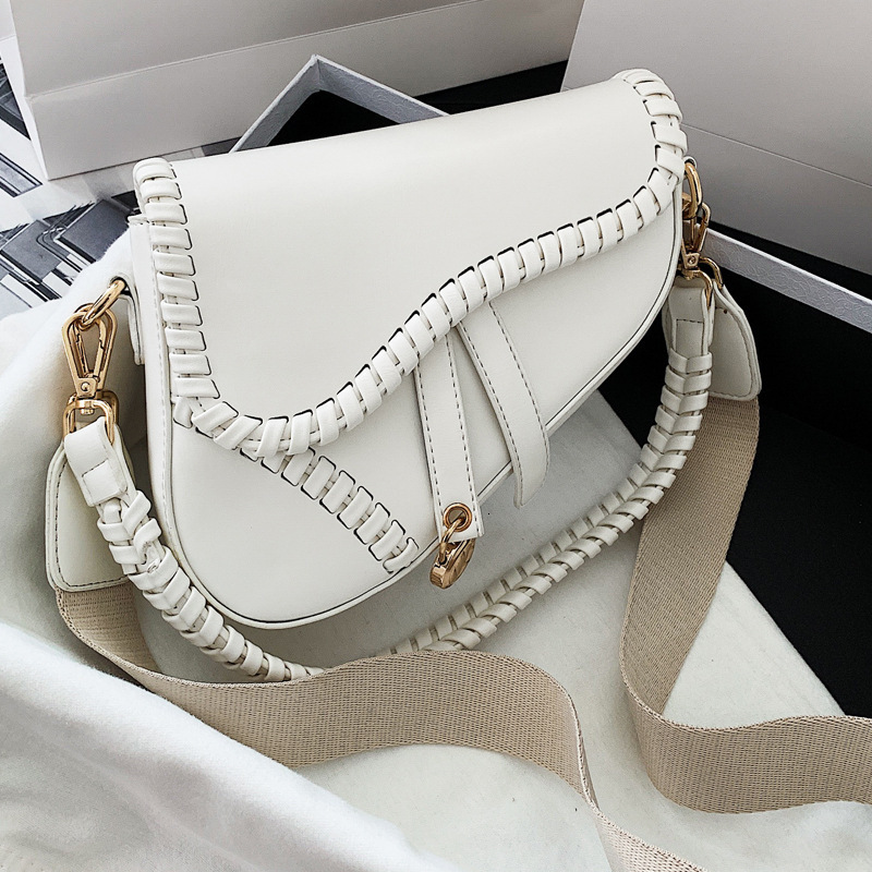 2025S Designer Women S Bag Fashion Korean Version Armpit For Women Spring Fashion Crossbody New Handheld Shoulder Bag Versatile Saddle Bag