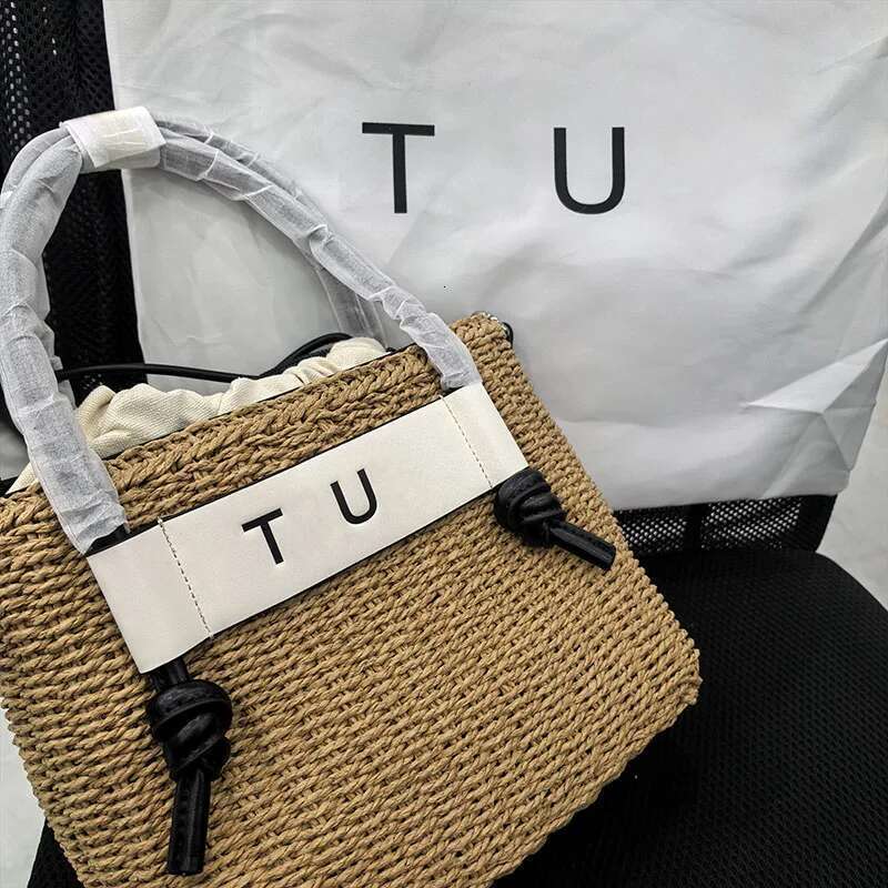 2025 Korean Niche Design Women's High-End Texture, Versatile Fashion, Hand-Held Armpit Bag, Crossbody Bag