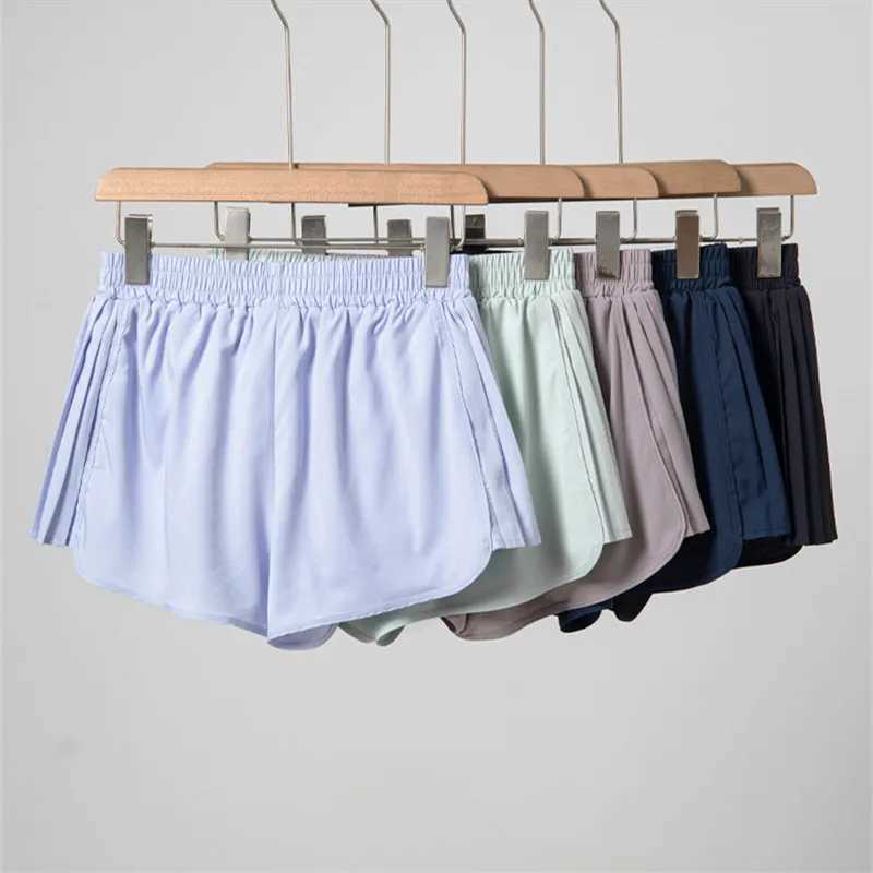 2015 Summer New Gym Running Shorts Casual Quick drying Sports Shorts Female Cyclists Bicycle Shorts Sports Yoga Shorts Y250412
