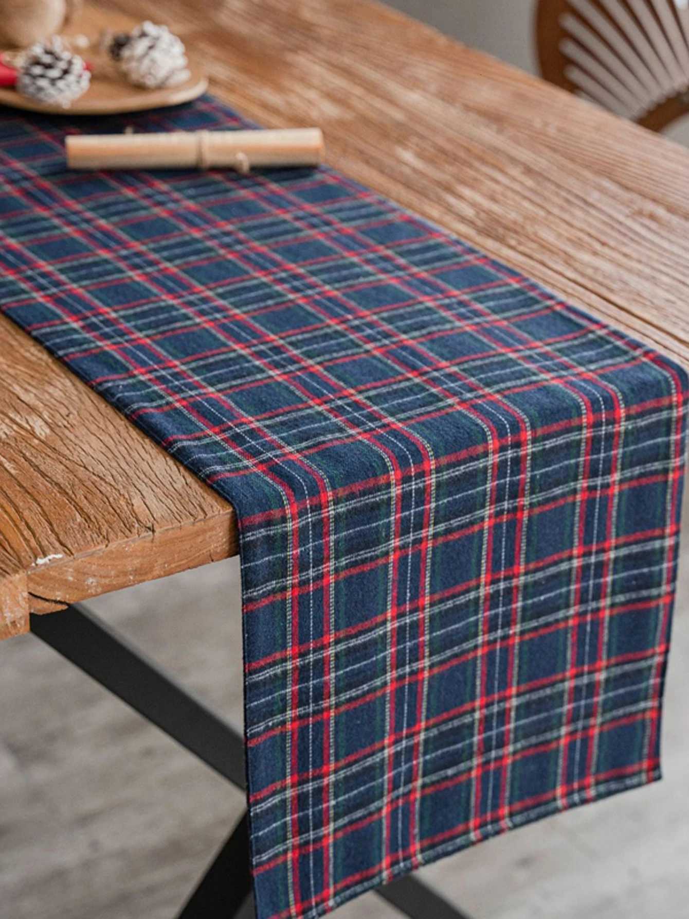 Christmas Christmas line grid washable dining table flag used for holiday party restaurant decoration Y251113