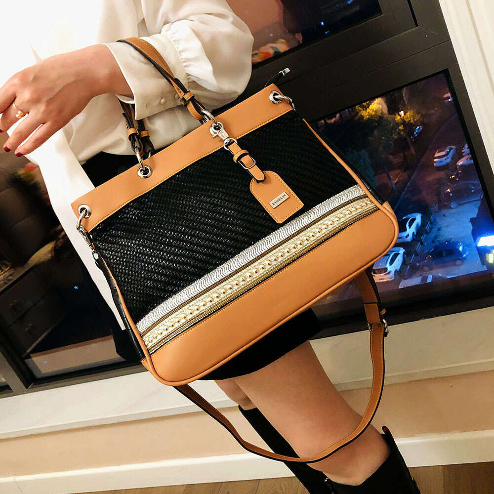 Backpack Woven Women's Beaded New Fashion Handheld Big Bag for Women in Europe, Unique Design, Versatile One Shoulder