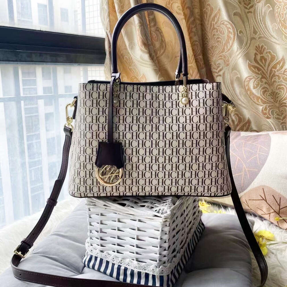 CHHC 2024 New Handbag Atmospheric Shoulder Crossbody Large Soft Leather Women's Bag