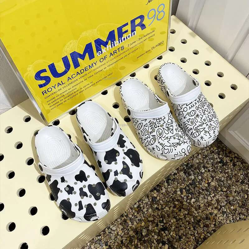 New free shipping designer shoes Fashionable camouflage graffiti ins beach shoes, sandals, flat bottomed garden, women's hole shoes for outdoor w