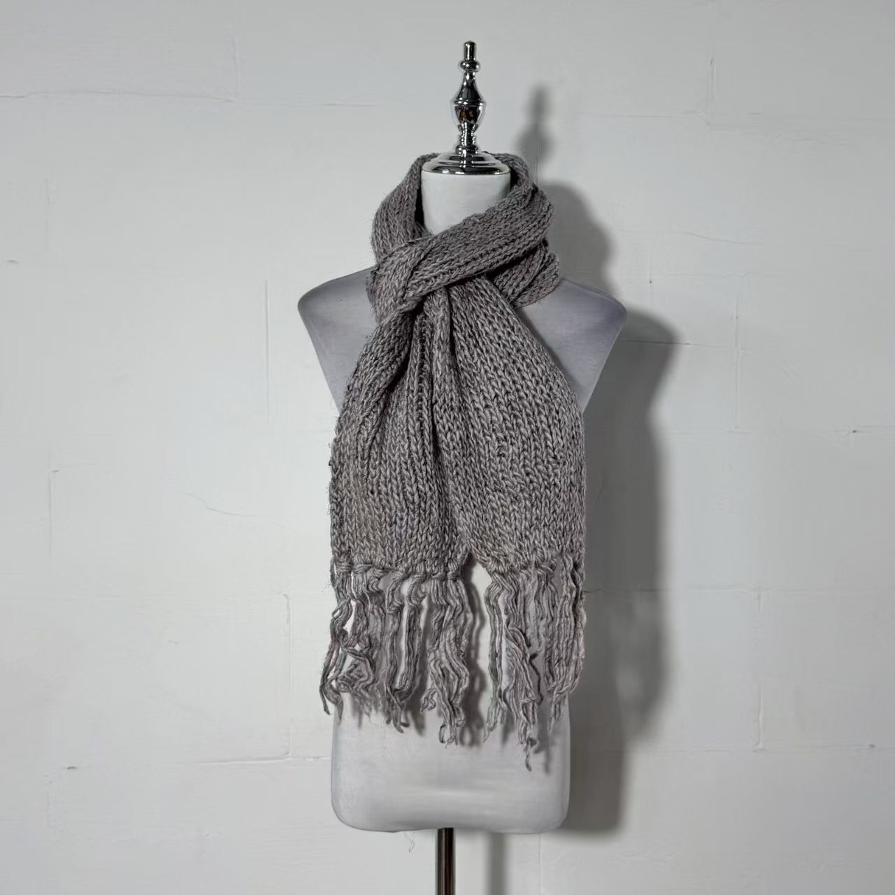 T465 new Korean version of warm wool scarf retro high-end vintage pleated versatile knitted tassel neck hollow versatile