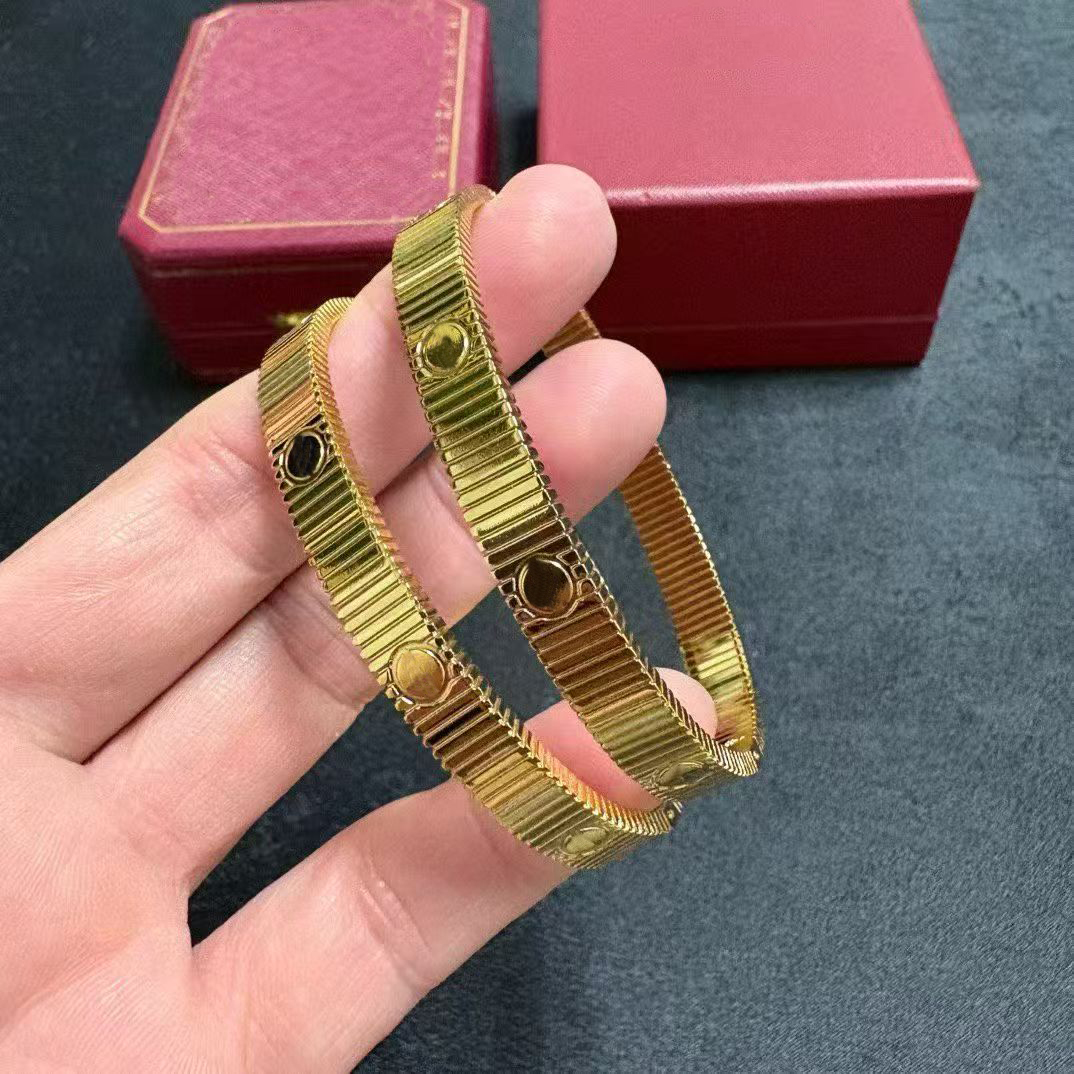 Designer bracelet for women Chain stripe bracelet New vertical stripe styles for men and women exquisite jewelry luxury Elegant fashionable and versatile