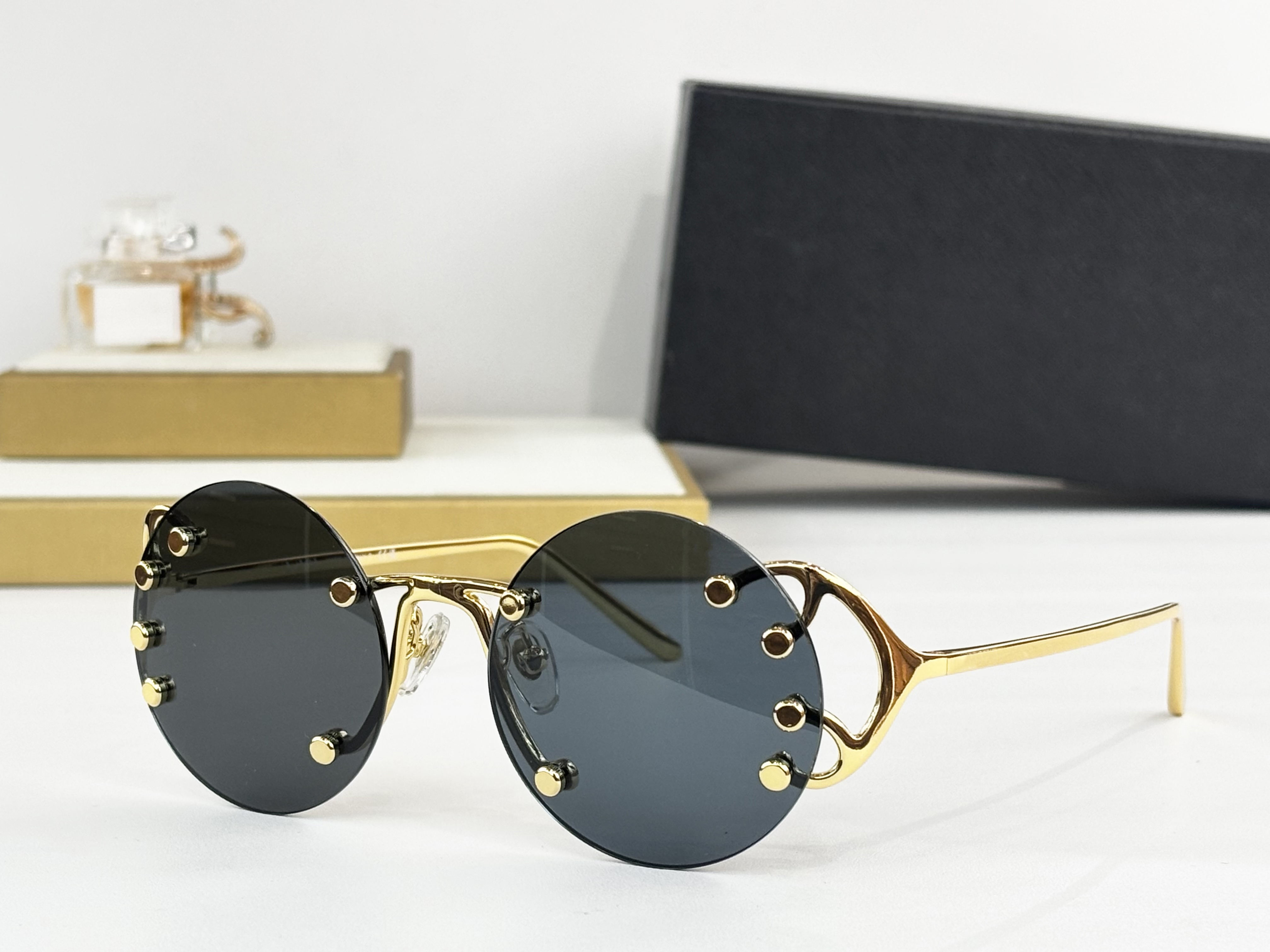 Sunglasses For Men Women Fashion C56S Round Summer Designer Stylish High Street Hip Hop Style Anti-Ultraviolet UV400 Retro Metal Frameless Glasses Random Box 56