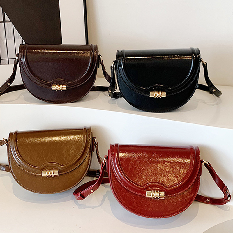 2025S Designer Women S Bag Texture Crossbody For Women Spring New Trendy Fashion Saddle Design Casual Single Shoulder Underarm Bag