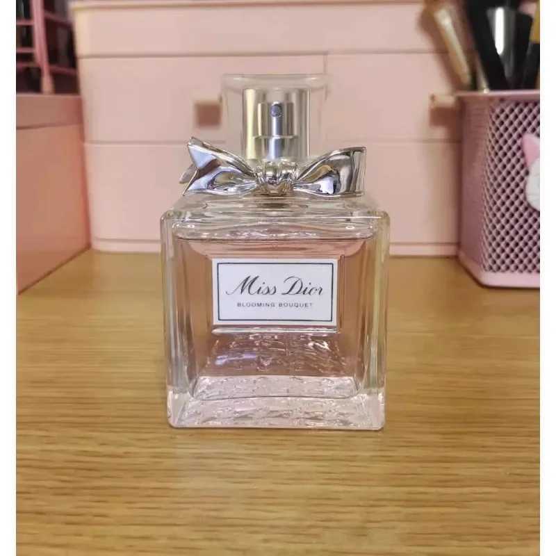 100ML Rose Fragrance Body Spray Long-lasting Light Fragrance Ladies Perfume Fresh Brand Romantic Date Charm ConfidentT251113