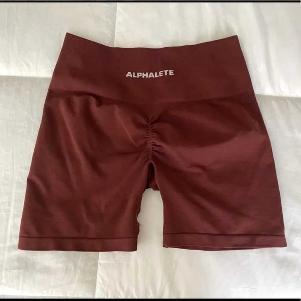 Alpharete AMPLIFY short 4.5-inch strapless fashion yoga short seamless pleated Bum training gym short boots high stretch short Y250412