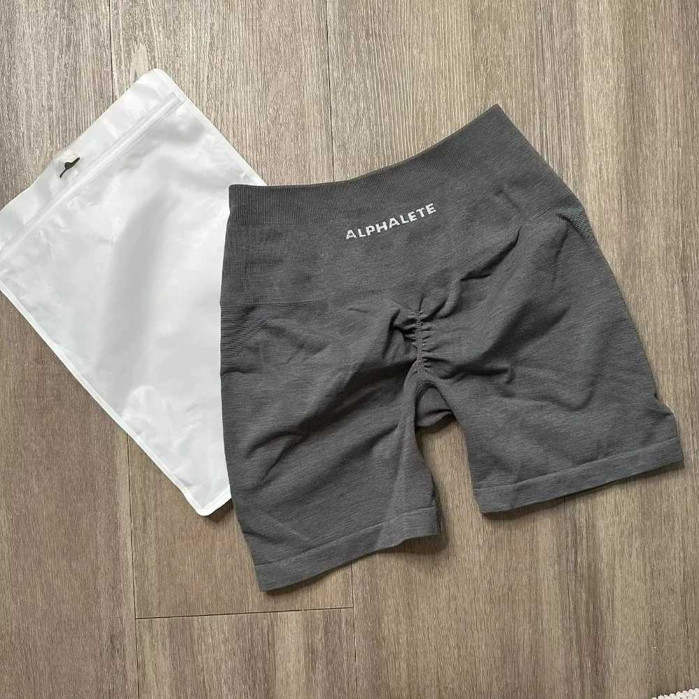 Alpharete AMPLIFY short 4.5-inch strapless fashion yoga short seamless pleated Bum training gym short boots high stretch short Y250412