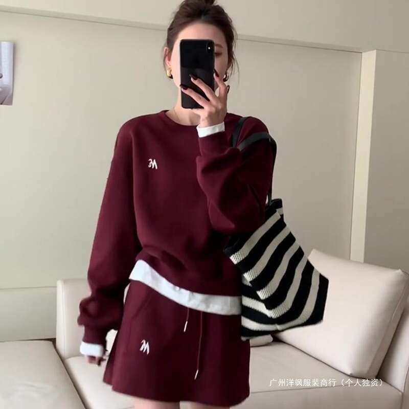 Designer clothing Designer clothing Store 2025 New Style Small Fragrant Wine Red Fake Hoodie, Short Skirt, Two piece Set Women's Wear, High End