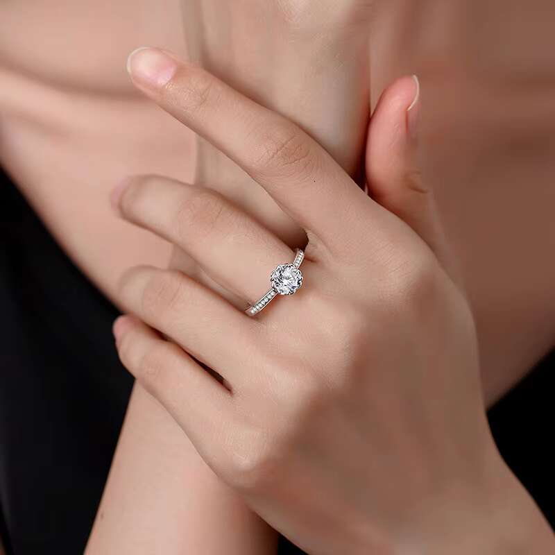 Waterproof Jewelry D Color 1Carat Sparkling Moissanite with GRA Certificate 925 Sterling Silver Moissanite Ring for Women