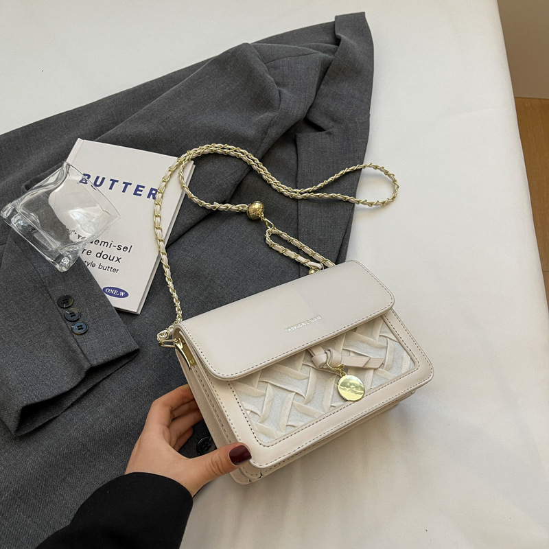 2025S Designer Women S Bag New Small Square Niche Design Chain Popular Women S Fashion Versatile Single Shoulder Simple Crossbody Bag