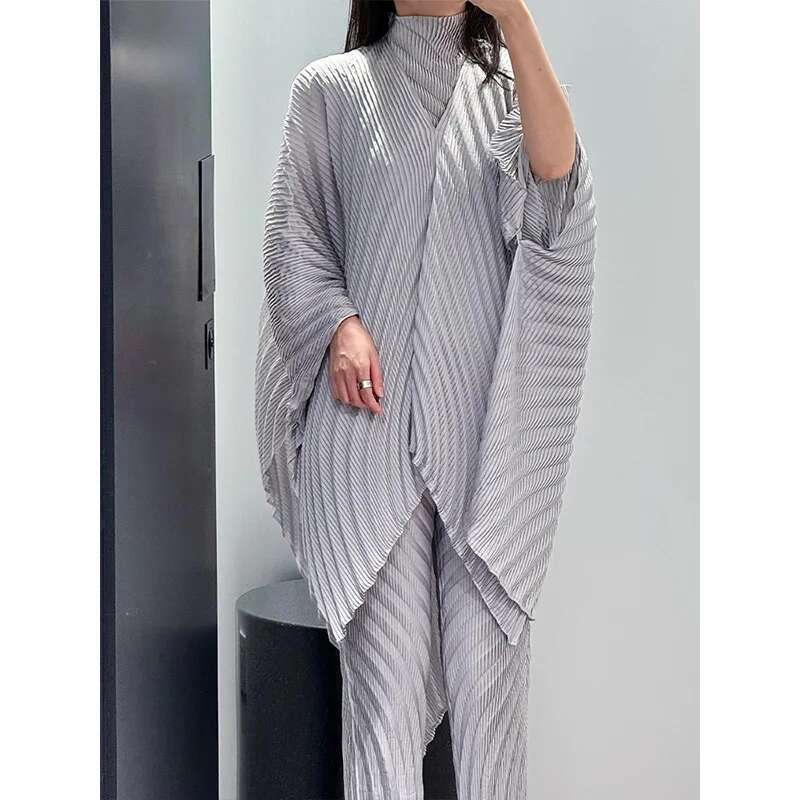 Pleats 2024 Fall New Short Jacket Women Fashion Solid Color Design Sense Irregular Mid-Length Pleated Hoodie