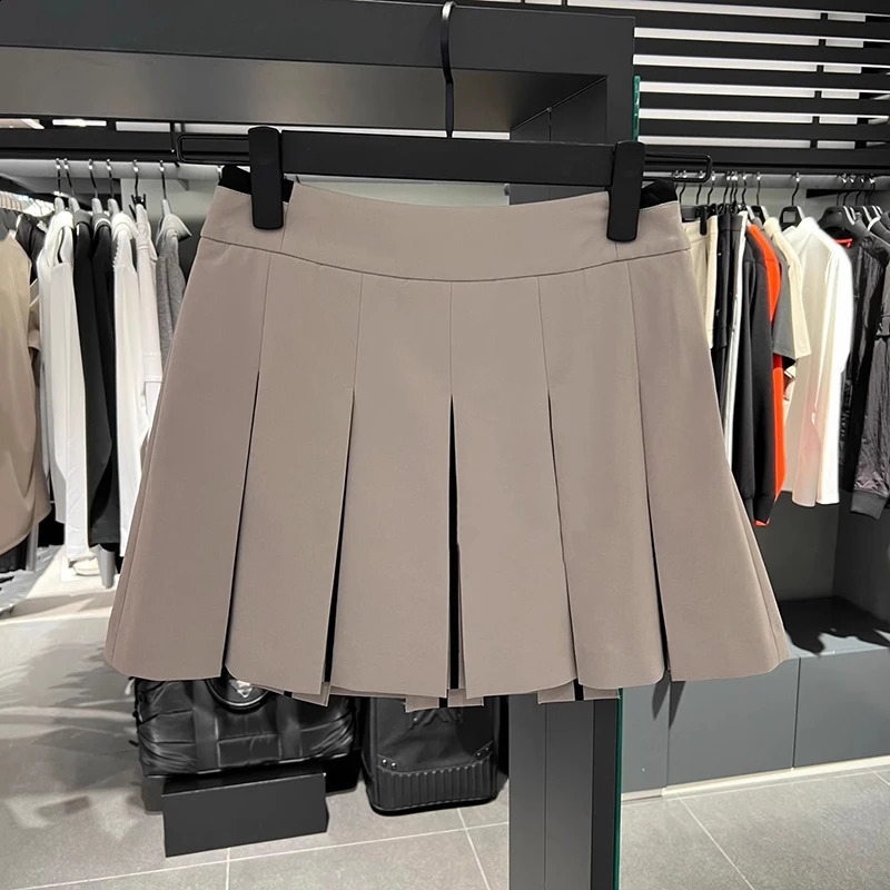 Women Golf High Waisted Temperament Half Skirt Fashionable And Versatile Casual Sports Golf Short Skirt 250411