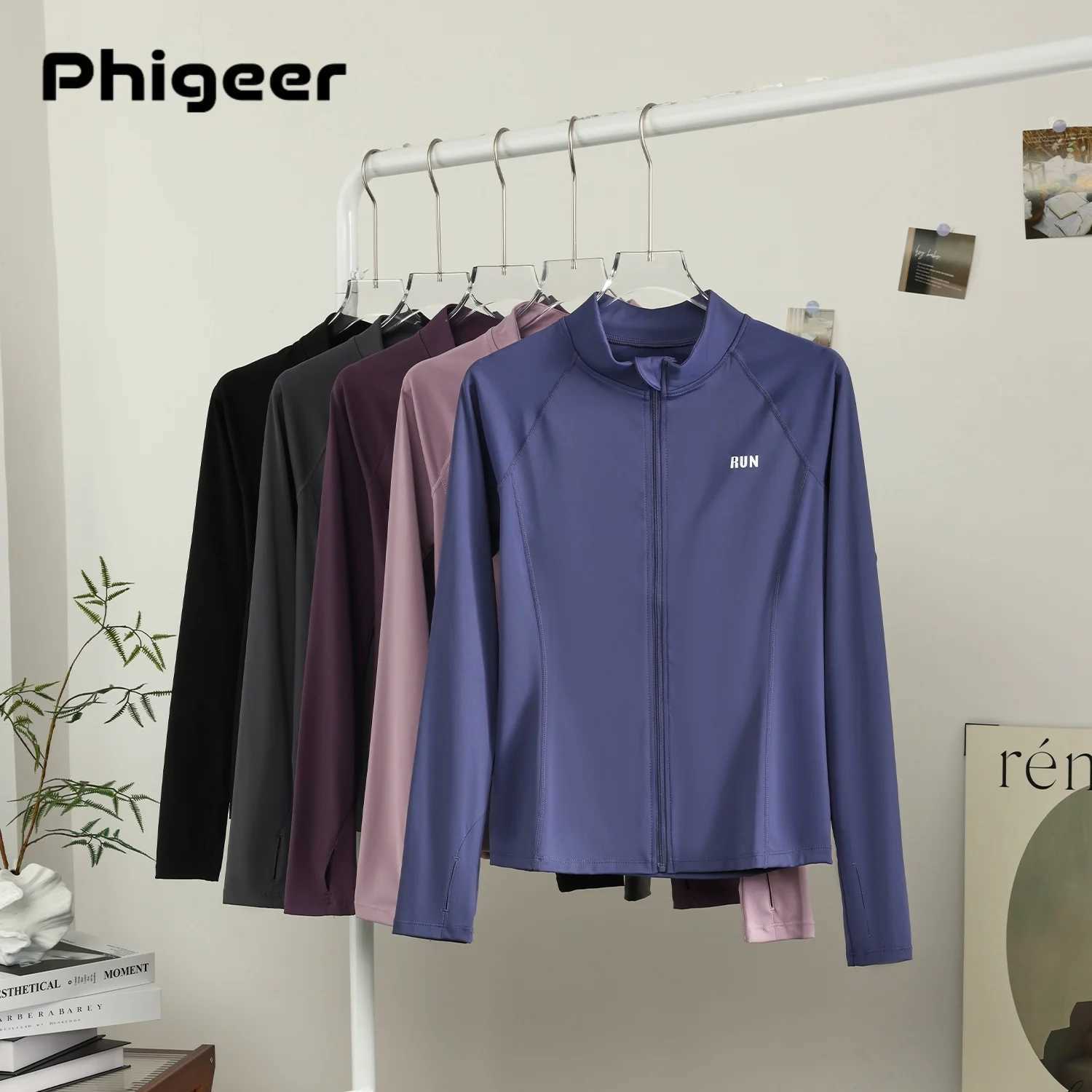 PHIGEER Womens yoga top for autumn and winter slim-fit long-sLEeved pilates training fitnESS shirt running and fitnESS J251112