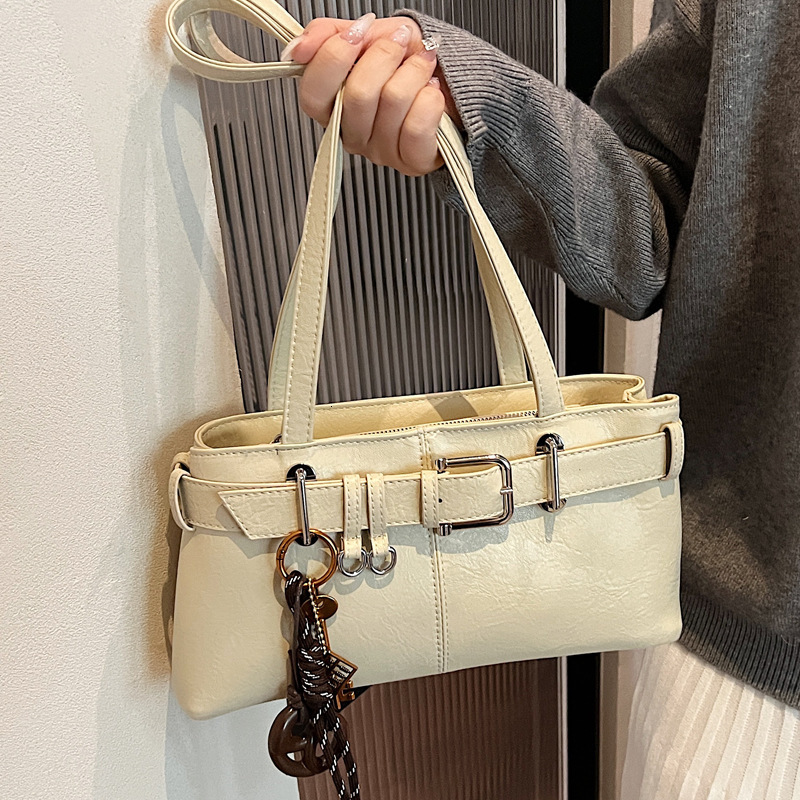 2025S Designer Women S Bag Small Korean Style Armpit Women S Commuting Belt Buckle Bag Fashionable And Stylish Shoulder Strap Tote Bag