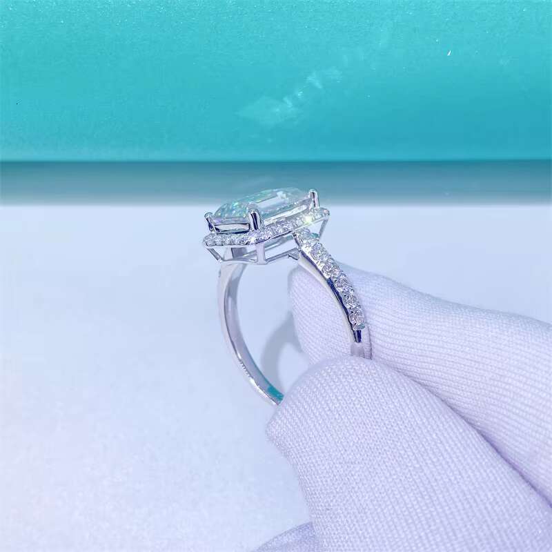 Manufacturers Customize Wholesale 14K 18K Moissanite Rings