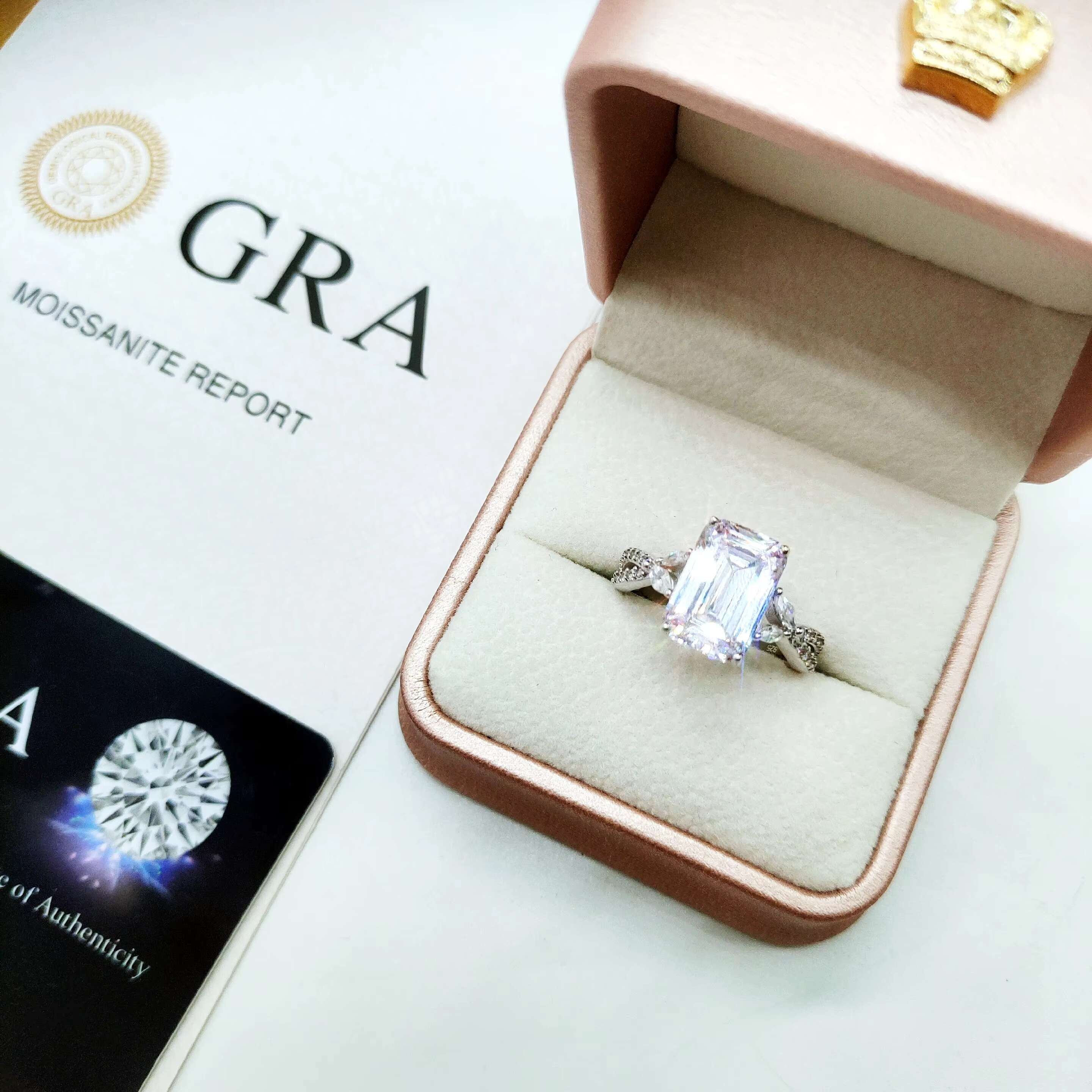 Wholesale Price Vvs Moissanite Diamond Engagement Rings Women Fashion Jewelry 925 Silver Emerald Cut Lab Diamond Wedding Rings