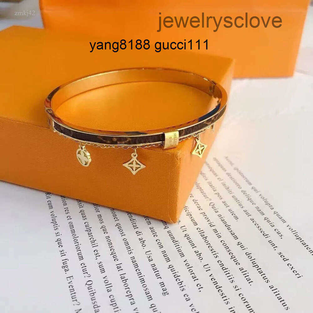 lvs Louise bracelets bangle bracelet designer bracelet jewlery for women bracelet stainless steel jewelry 18k gold bangle woman lock lvness Bracelet couple bc