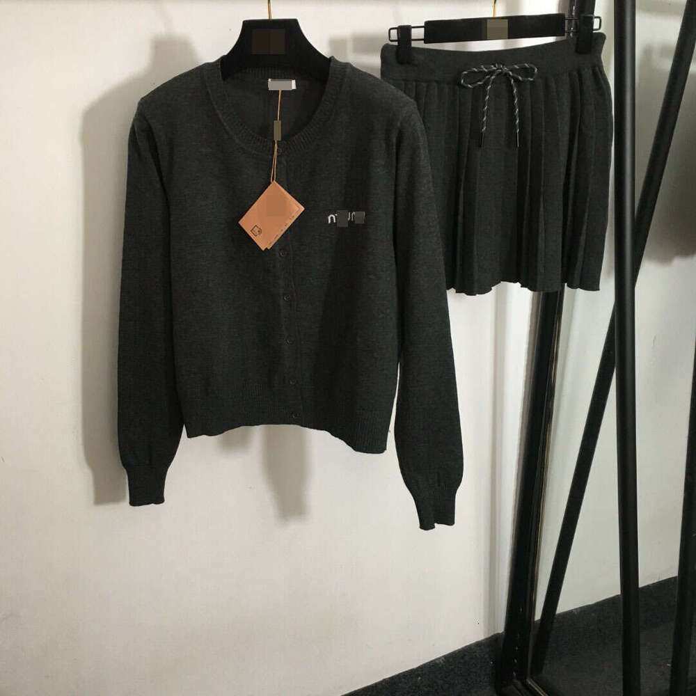 2024M New Age Reducing Set Simple Letter Round Neck Long Sleeve Knitted Cardigan+Hundred Fold Short Half Skirt