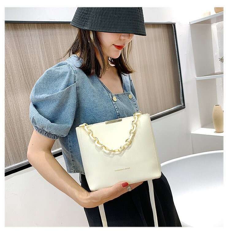 Popular for Women 2024 New Trendy and Fashionable Chain Handheld Bucket Bag, Western Versatile One Shoulder Crossbody Bag