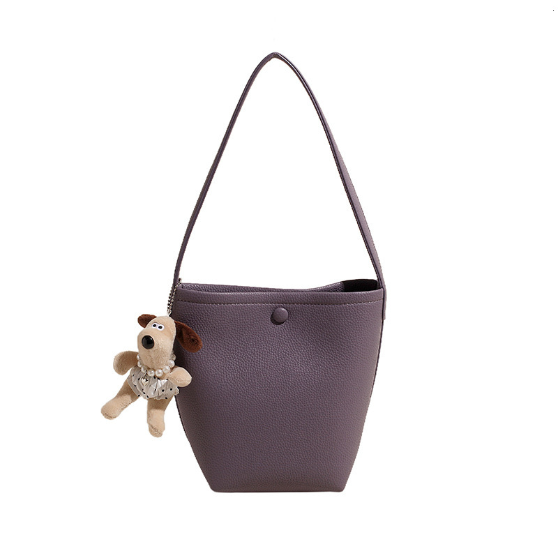 2025S Designer Women S Bag Hand Casual Bucket For Women New Korean Version Instagram Trendy Shoulder Solid Color Simple Travel Autumn Armpit Bag