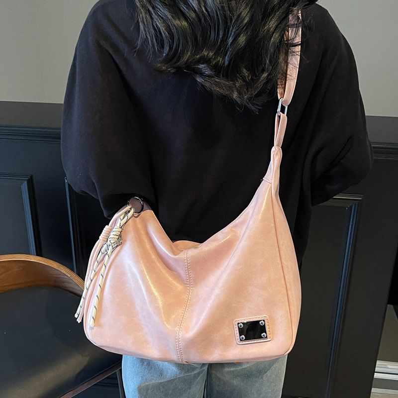 2025S Designer Women S Bag High End Handbag Women S Soft Leather Large Capacity Armpit New Commuting Shoulder Hand Held Tote Bag