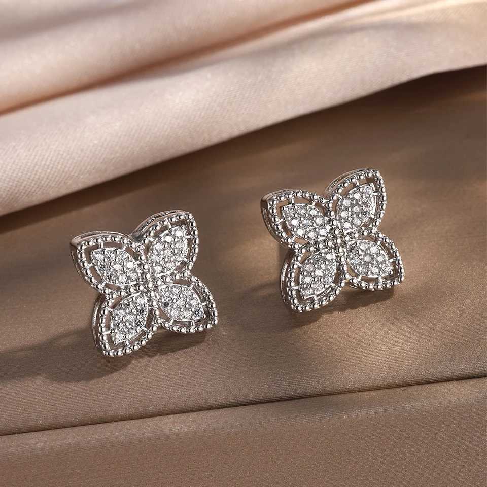 Luxury Yupsk Shiny AAA Cubic Zirconia Four-leaf Clover Flower Stud Earrings for Women Exquisite Wedding Party Jewelry Gift Y251112