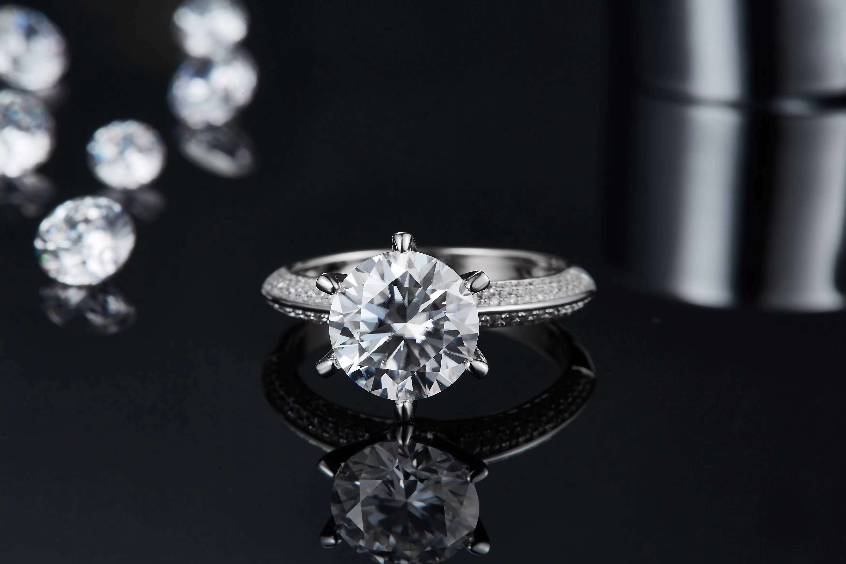 Factory Price Wholesale Shiny Moissanite Latest Women Rings Moissanite Gold Resizable Ring Band for Girl