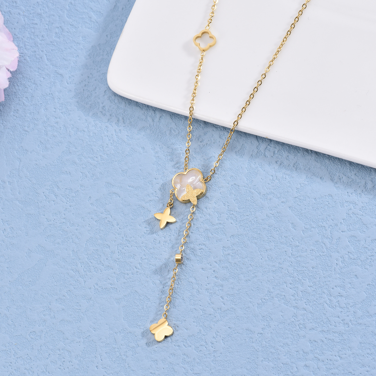 New Fashion Niche Design gold Titanium Steel for Women White Shell Zircon Old Flower Tassel Necklace