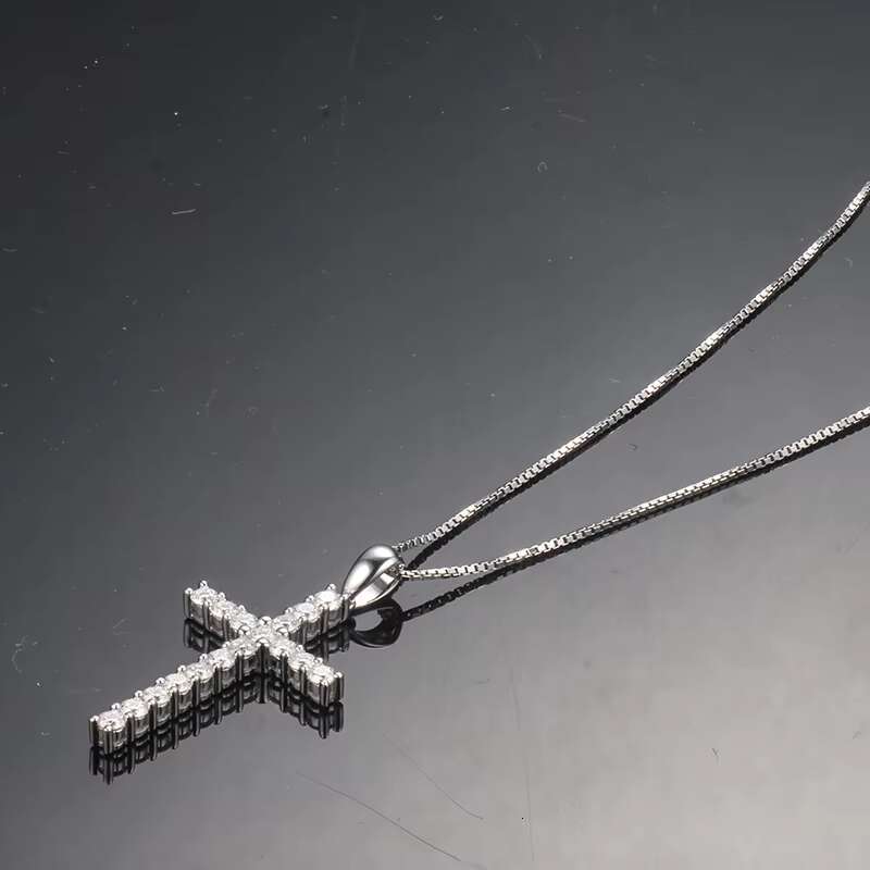 Starsgem Hot Selling Style Cross Shape Sterling Silver Catholicism Jewelry Necklace Moissanite Jesus Pendant