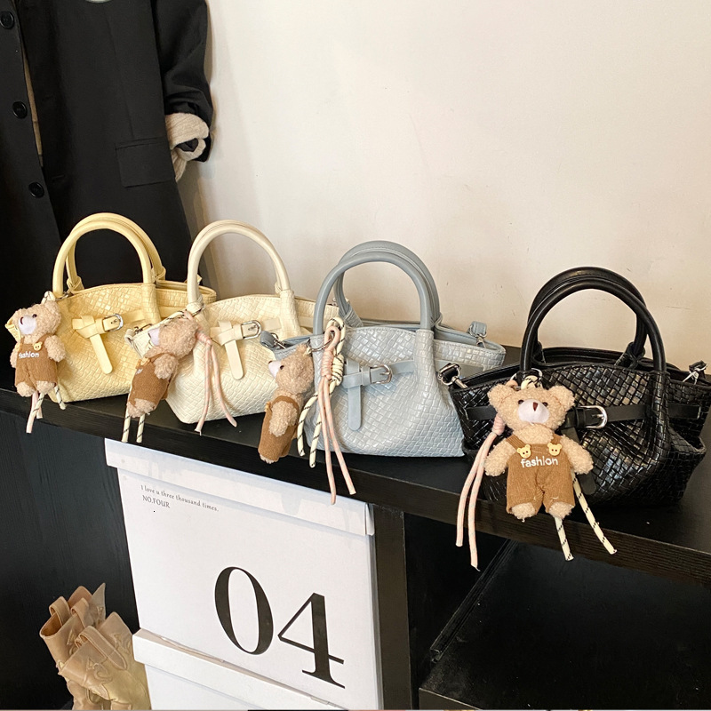 2025S Designer Women S Bag Simple And High End Handbag Wax Leather Large Capacity Crossbody Bag Women S New Fashionable Pleated Diamond Grid Tote Bag