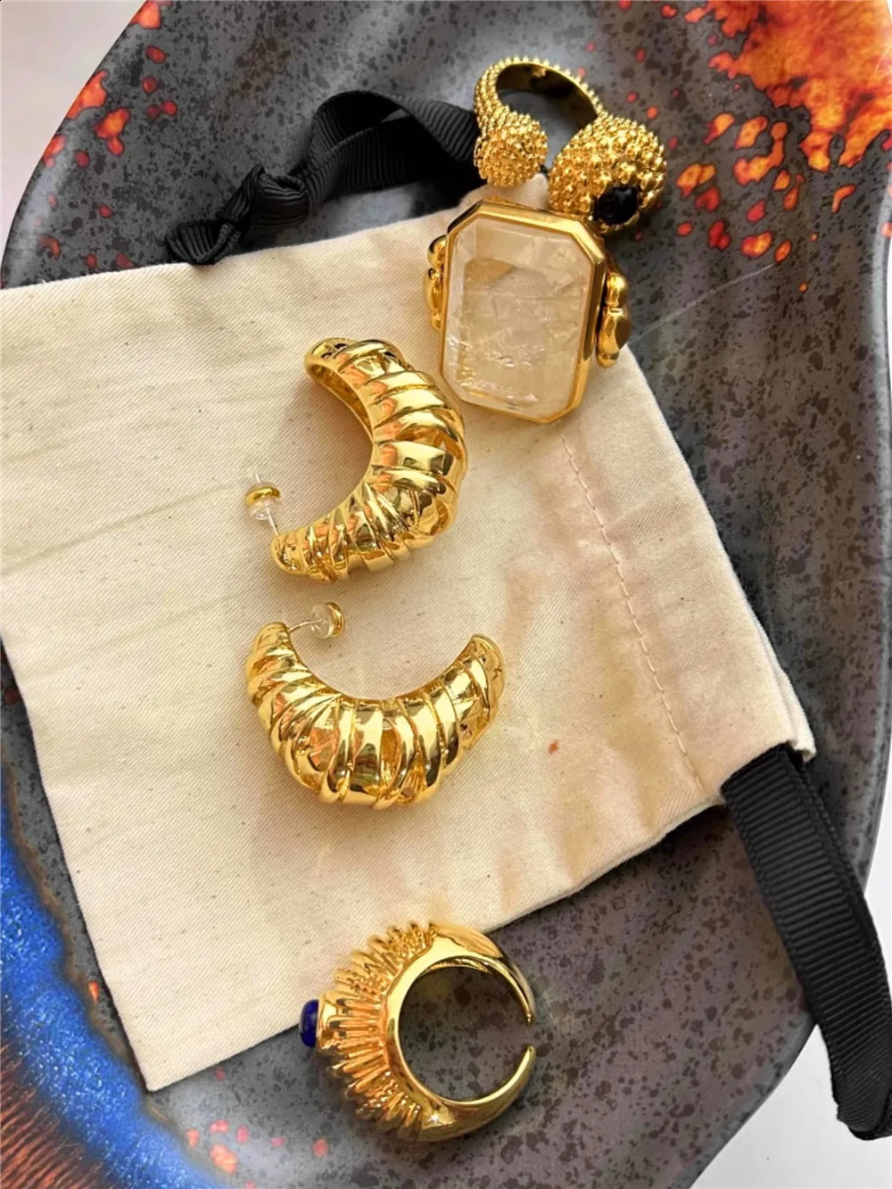 Vintage Metal Stud Earrings Geometric Irregular for Women Gold Color Brass Jewelry Personality Europe And America 250411