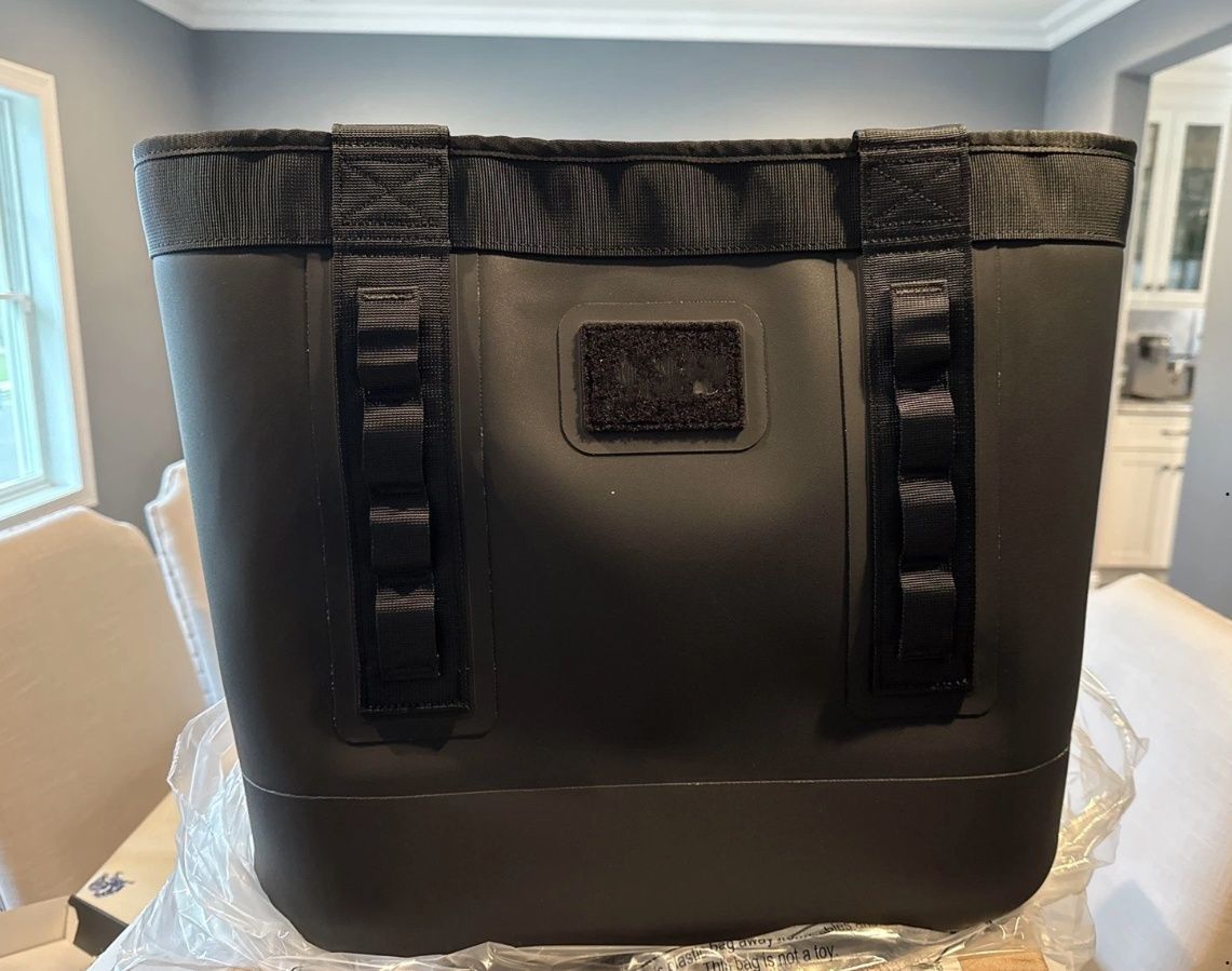 35 Black Carry All Bags Soft Cooler Totes Lunch Bags Box All-Purpose Utility Boat and Beach Waterproof Bag Shopping Cooler Outdoor Totes Pink