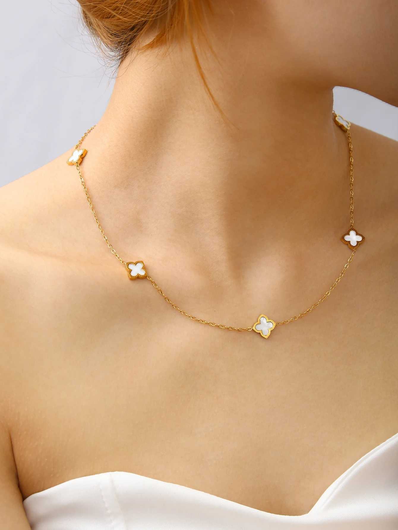Luxury Korean Temperament Charm Stainless Steel 18K Gold-Plated White Mother-Of-Pearl Lucky Four-Leaf Clover Necklace For Women Y251112