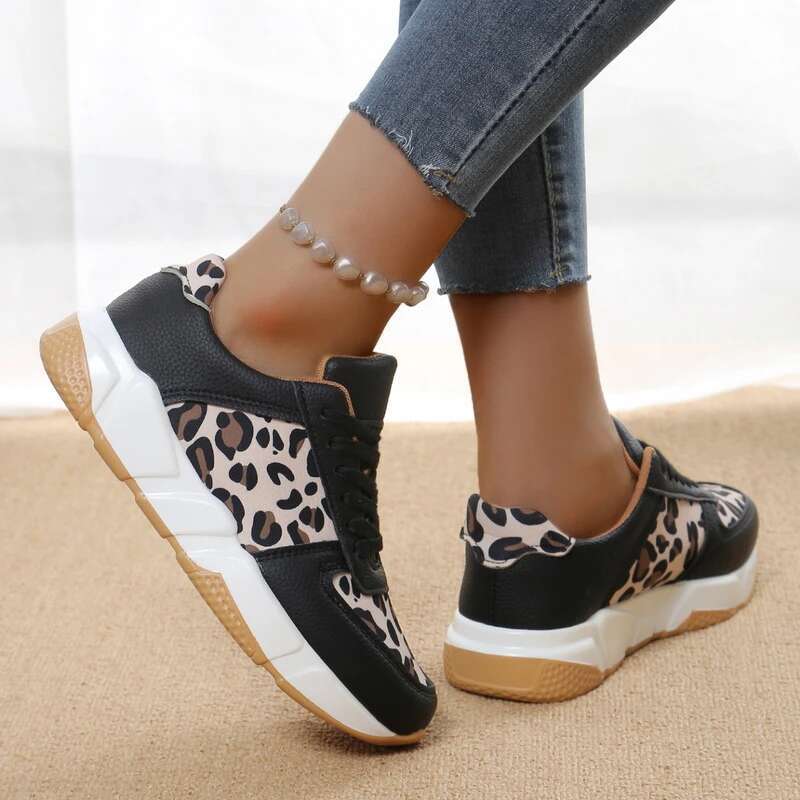 2025 Summer New Women's Sports Shoes Walking Training Shoes Designer Fashion Leopard Pattern Comfortable Slow Running Leisure Tennis Shoes