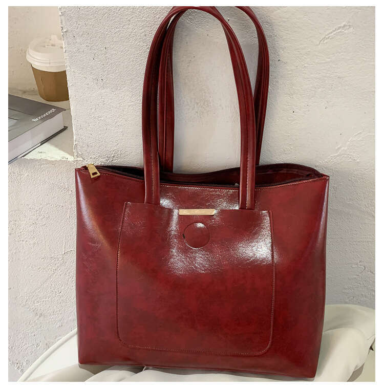 Women's stylish versatile large capacity 2025 autumn trend new shoulder handbag fashionable tote bag
