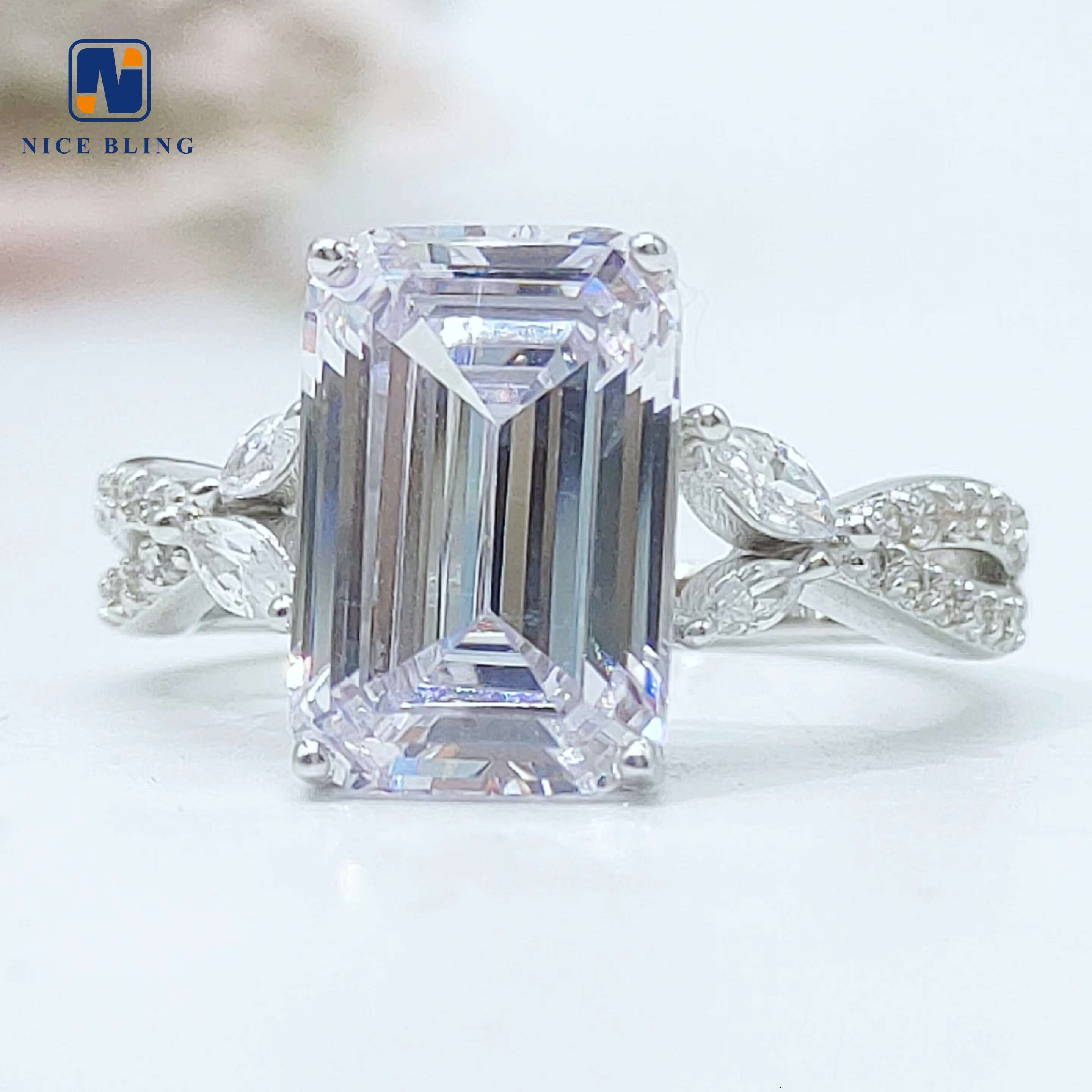 Wholesale Price Vvs Moissanite Diamond Engagement Rings Women Fashion Jewelry 925 Silver Emerald Cut Lab Diamond Wedding Rings