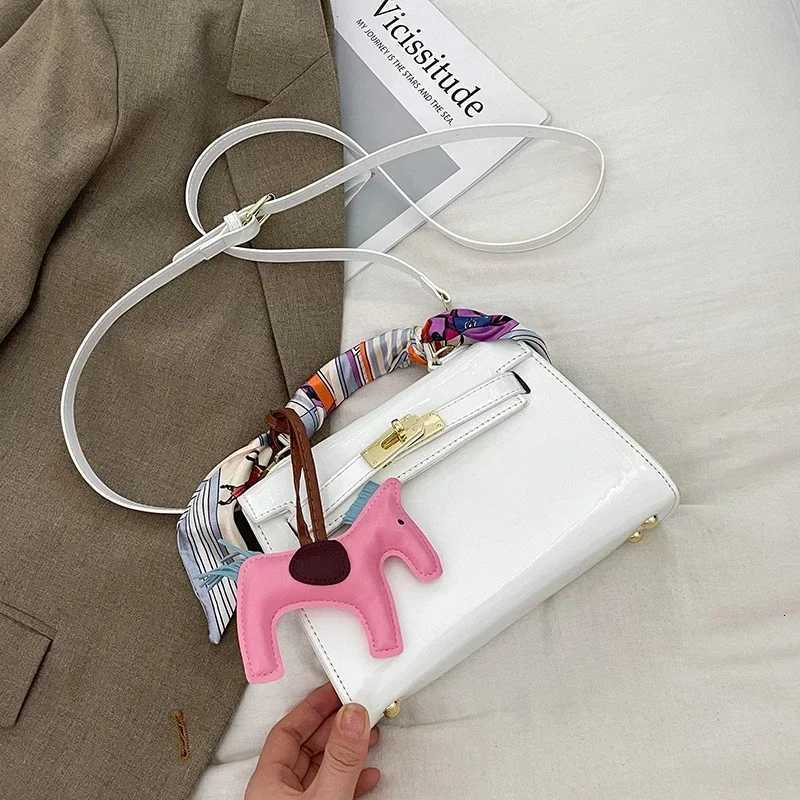 Classic Womens Tote Bag Luxury Leather Crossbody Shoulder Handbag Designer Purse Elegant Chic VersatileW251112