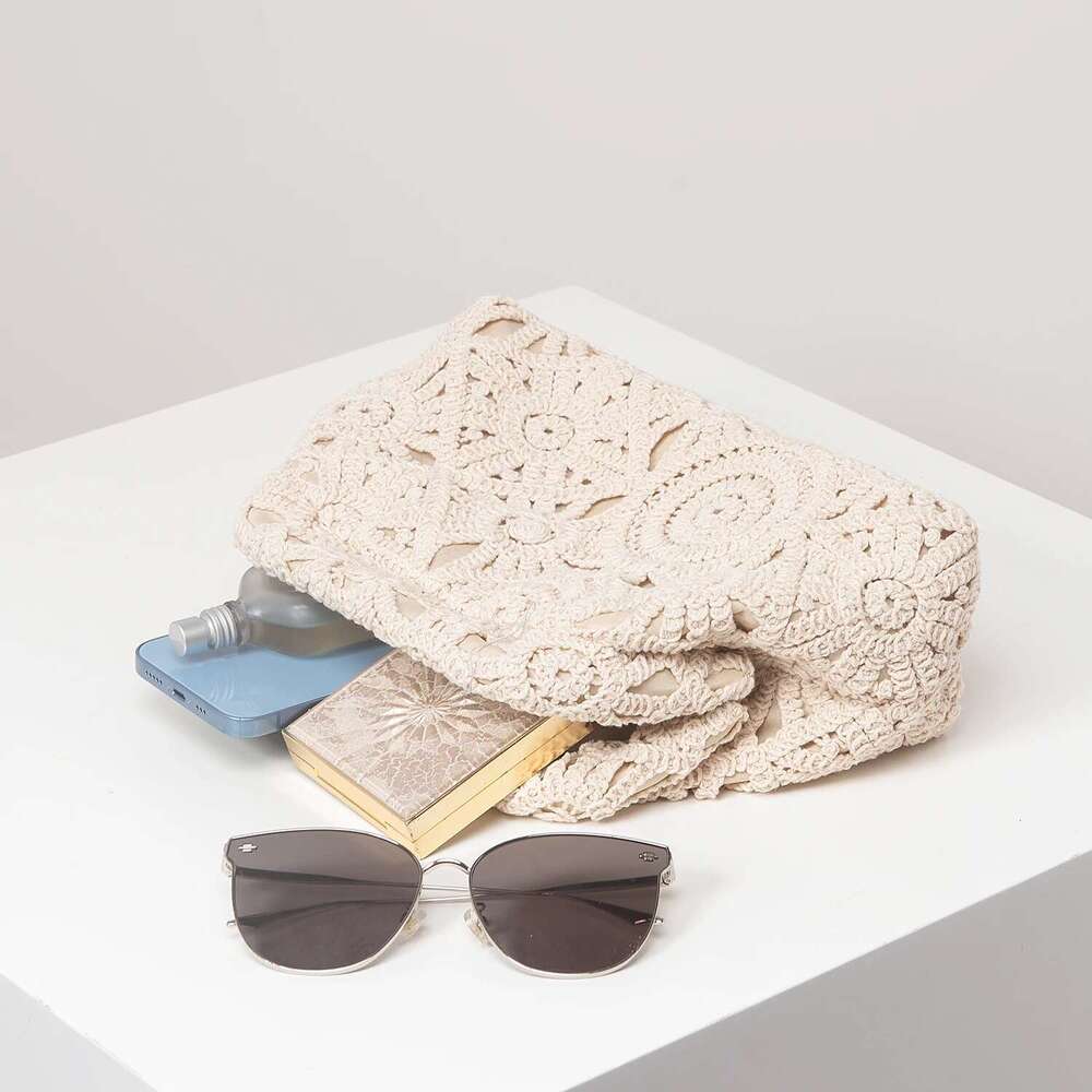 Handmade Beach Bag Pattern Hollow Woven Simple Clutch Bohemian Clip Bag, Holiday Casual Straw Purse, Beach Bag (Random Pattern) Kq1