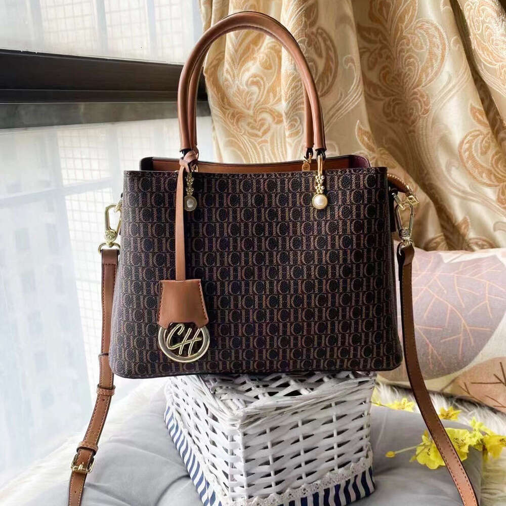 CHHC 2024 New Handbag Atmospheric Shoulder Crossbody Large Soft Leather Women's Bag