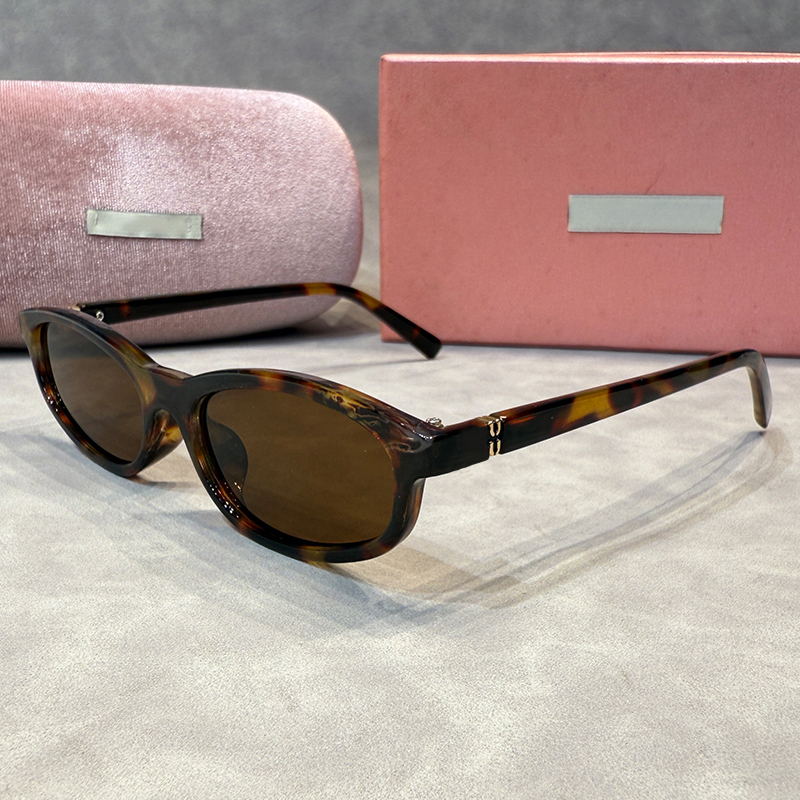 Designer Women's Fashion Classic Retro Full Frame Letter Outdoor Beach Travel Photography UV Protection UV400 Sunglasses High Quality