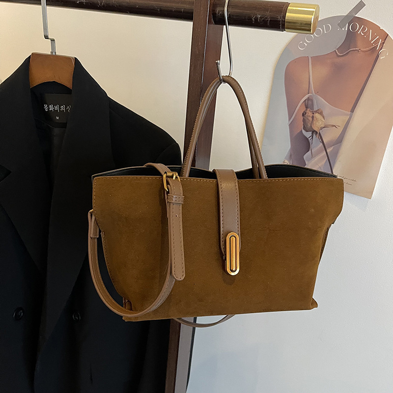 2025S Designer Women S Bag High End Handbag Autumn New Casual Handbag Versatile Single Shoulder Crossbody Stylish Tote Bag