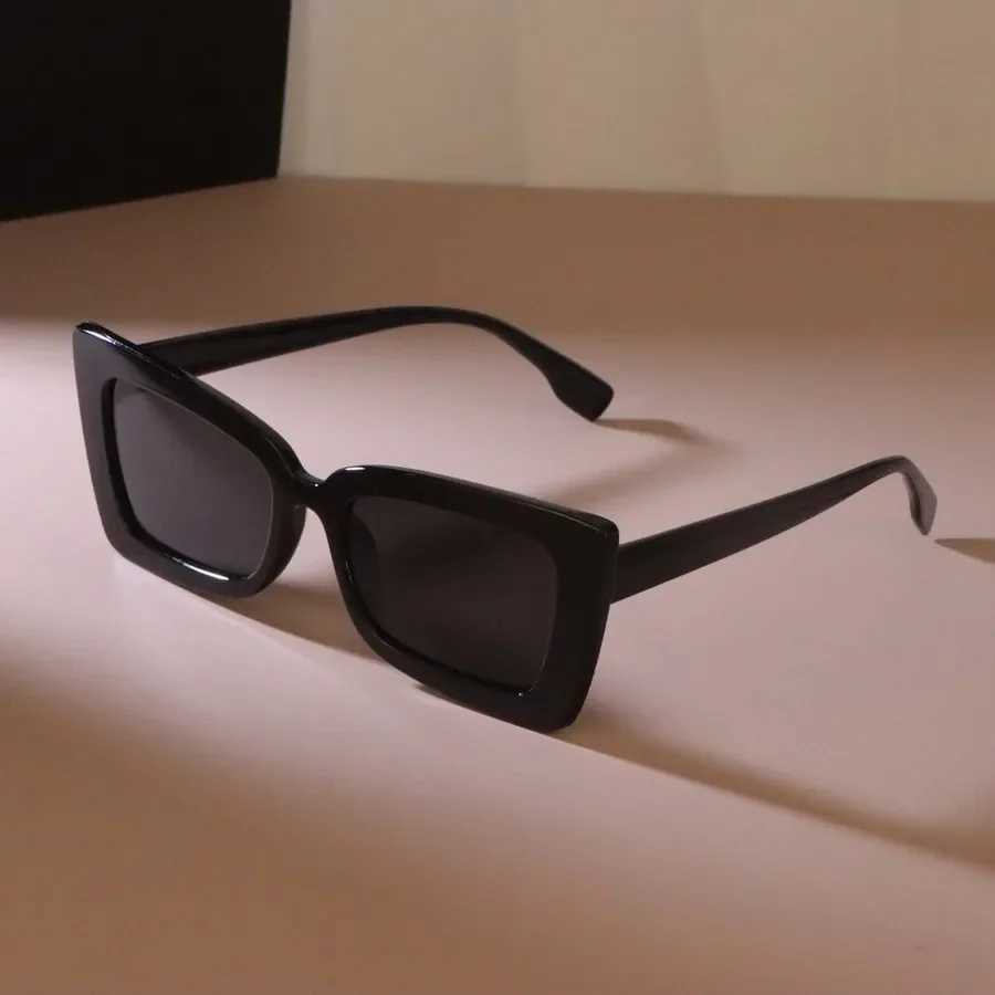 Square Designer Sunglasses Women Men Small Frame Mirror Sun Glasses Female Male Outdoor Lovely Brand Oculos De SolC250412
