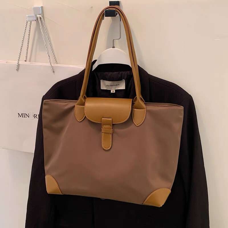 designer bag Large capacity for women 2025 new single shoulder commuting student class bag, nylon cloth versatile tote bag